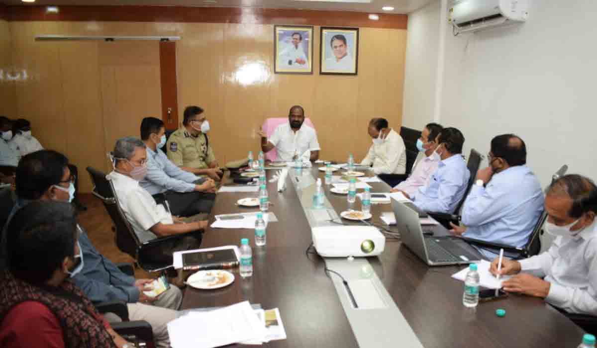 అంతర్జాతీయ గోల్ఫ్ టోర్నమెంట్ నిర్వ‌హ‌ణ‌పై మంత్రి శ్రీ‌నివాస్‌గౌడ్ స‌మీక్ష