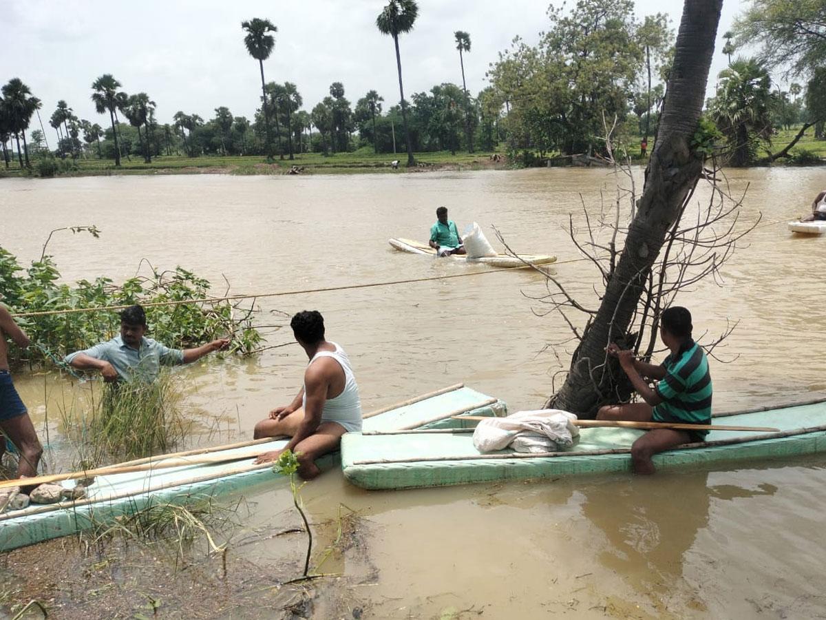 చేపల వేటకి వెళ్లి వ్యక్తి గల్లంతు