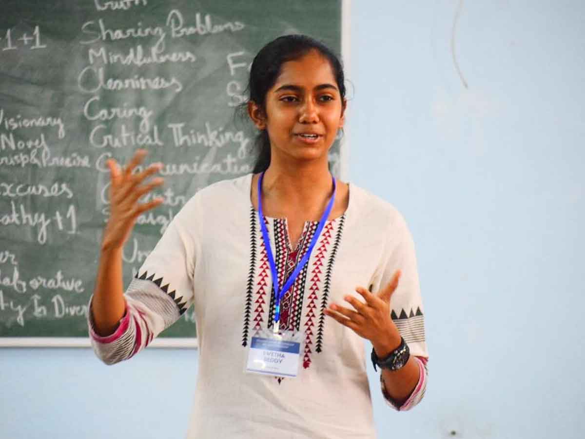 తెలుగు విద్యార్థినికి యూఎస్‌ కాలేజీ రూ.2 కోట్ల స్కాలర్‌షిప్