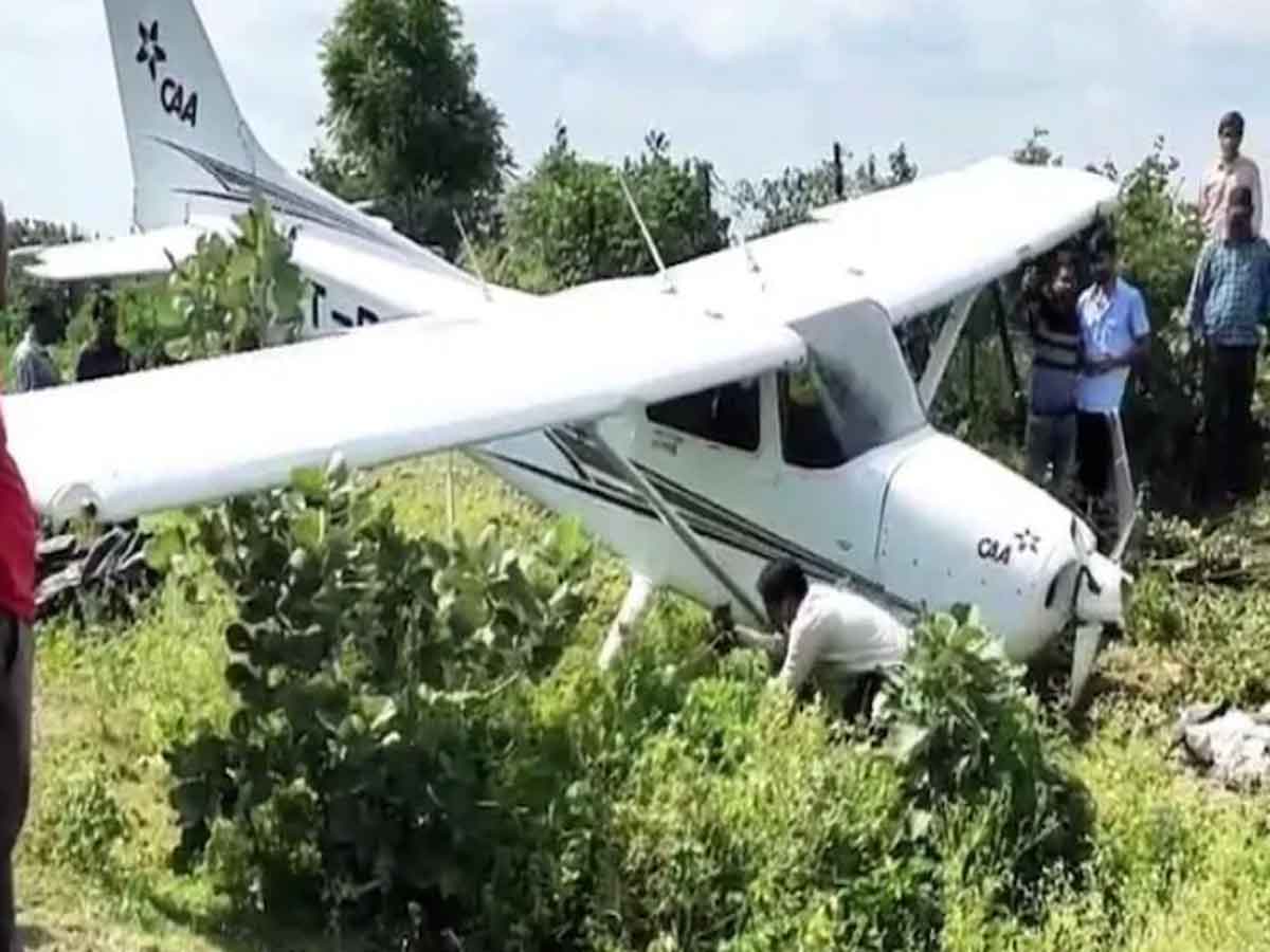 మధ్యప్రదేశ్‌లో కూలిన శిక్షణ విమానం
