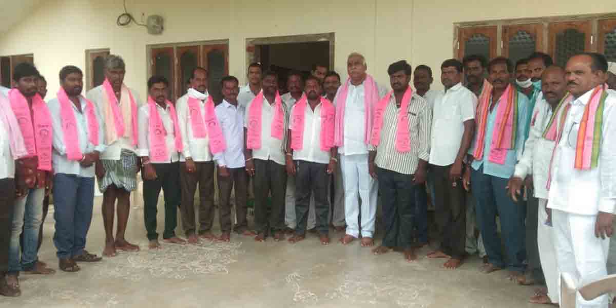 బీజేపీ నుంచి టీఆర్‌ఎస్‌లోకి చేరికలు