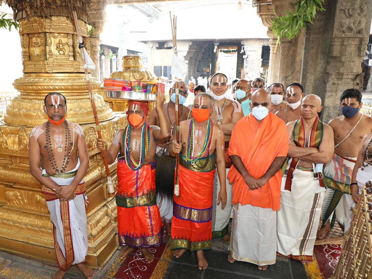 శ్రీవారి ఆలయంలో శాస్త్రోక్తంగా ఆణివార ఆస్థానం