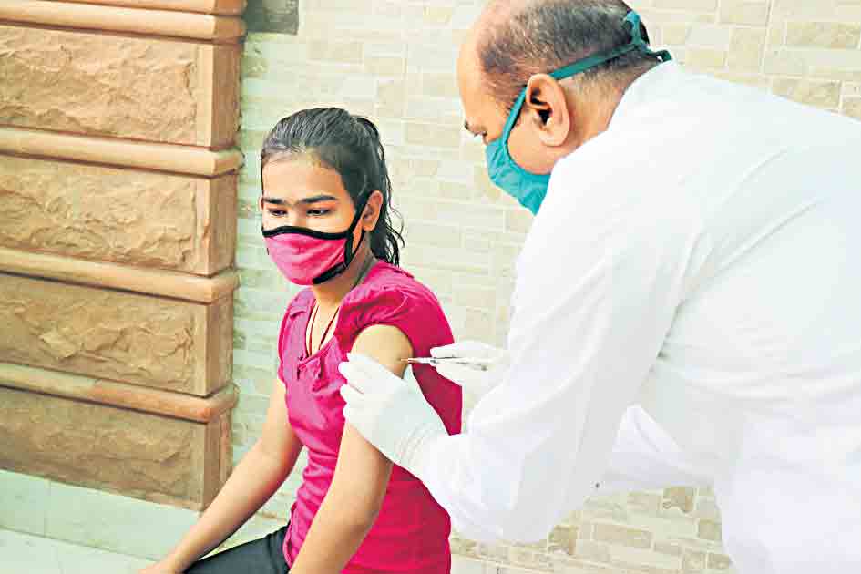 వచ్చే నెలలో పిల్లలకు టీకా!