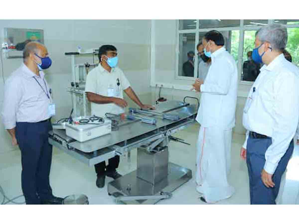 లాకోన్స్ జంతు పరిశోధనశాలను పరిశీలించిన ఉపరాష్ట్రపతి