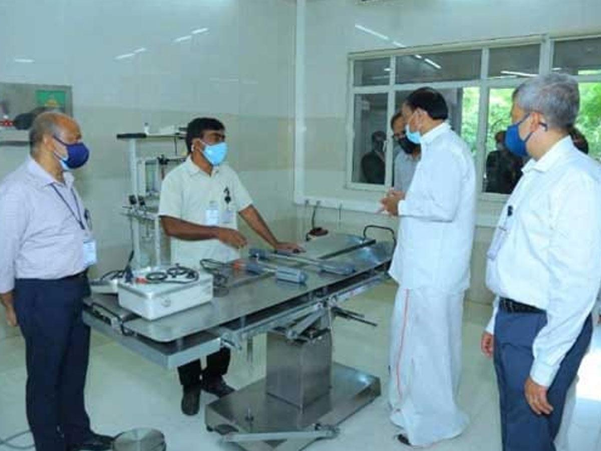 లాకోన్స్‌ను సందర్శించిన ఉప రాష్ట్రపతి