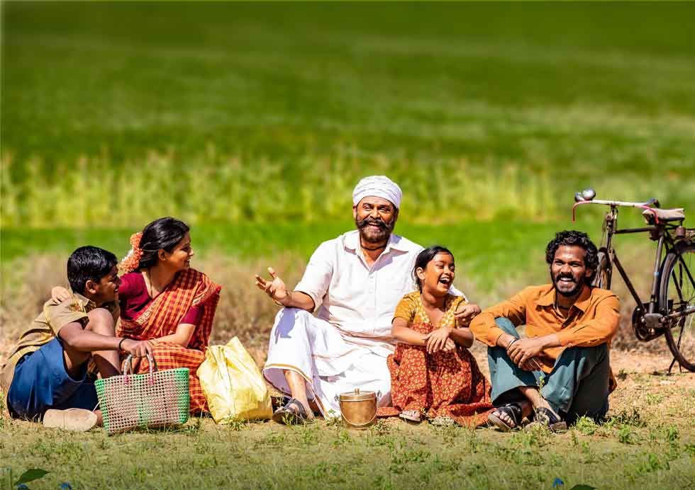 చిలిపి చూపుల చలాకీ చిన్నమ్మీ