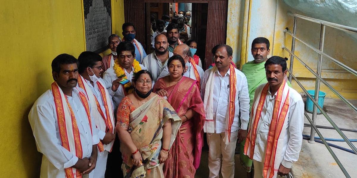 ‘మల్లన్న’ను దర్శించుకున్న వి.ప్రకాశ్‌