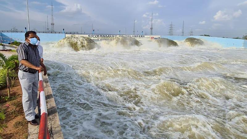 గోదారమ్మ పరుగులు