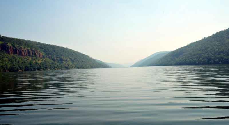 ఒక నది.. అనేక కుట్రలు!