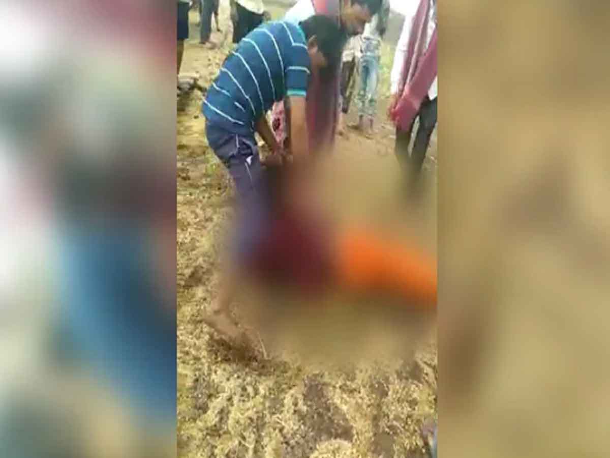 పుట్టింటికి వచ్చిన యువతిని దారుణంగా కొట్టిన కుటుంబ సభ్యులు