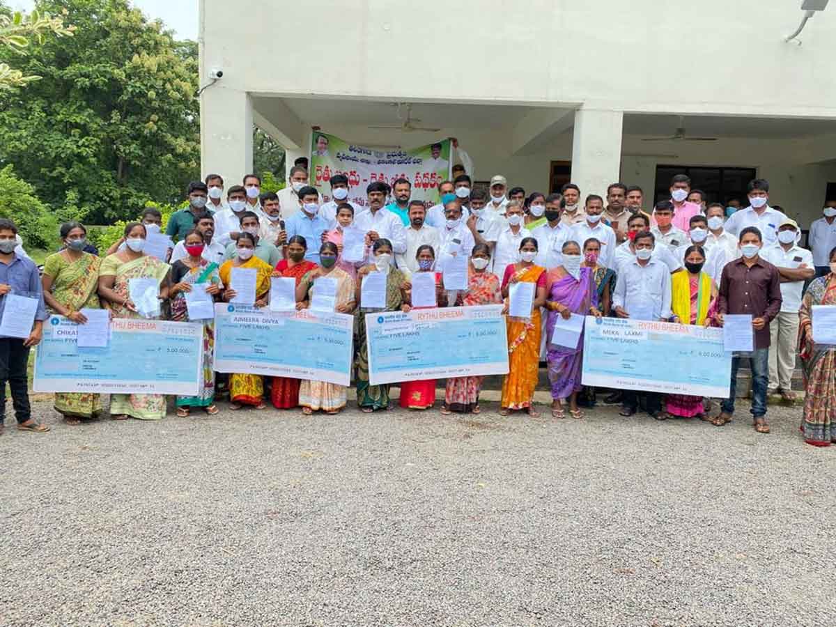 రైతన్నకు భరోసా సీఎం కేసీఆర్‌