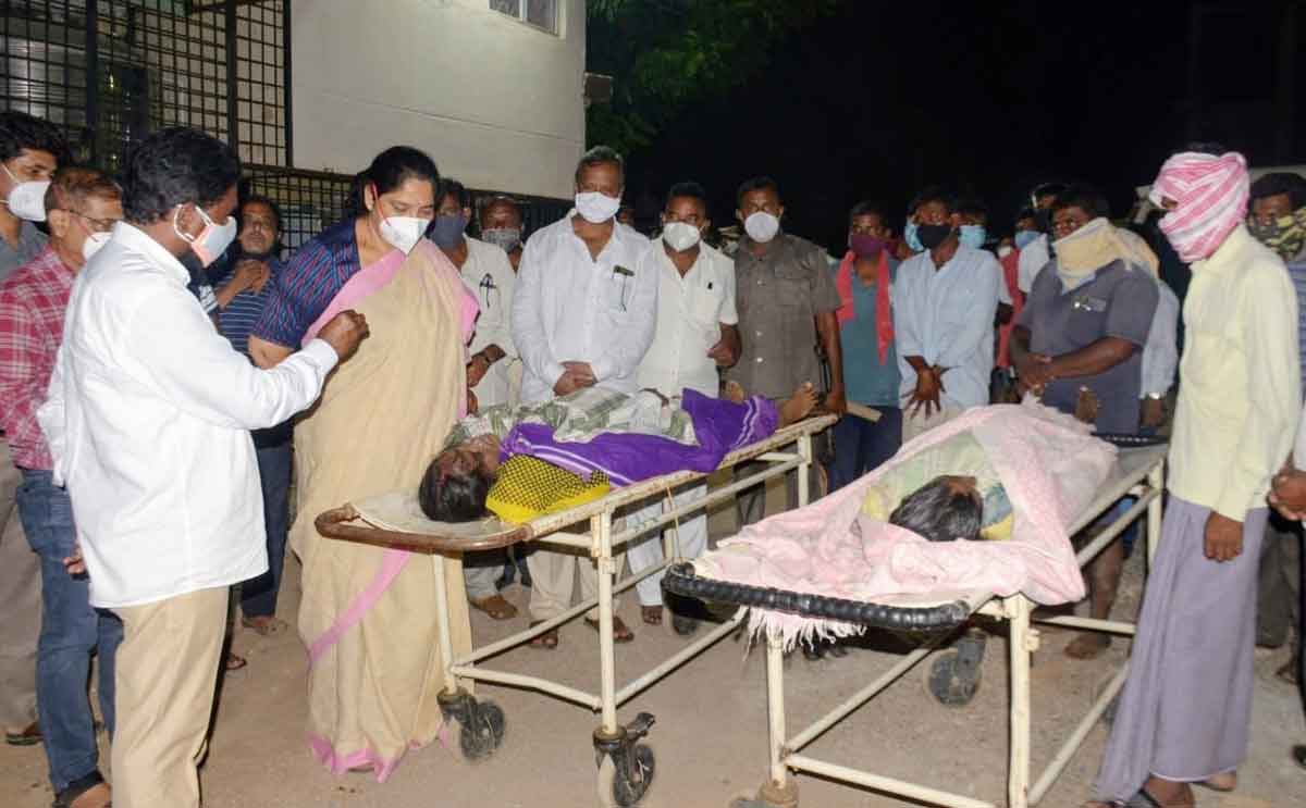 వ్యవసాయ కూలీలపై పిడుగు