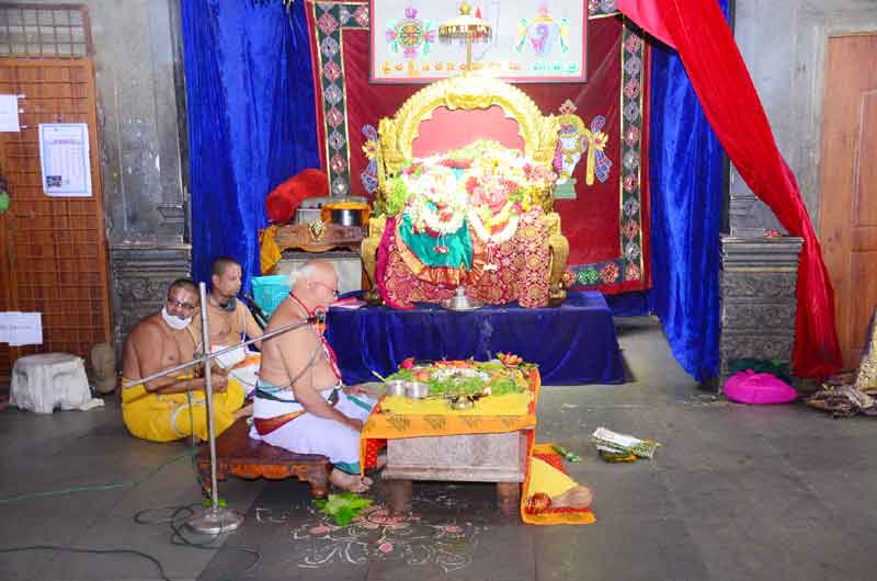 వైభవంగా స్వామి వారి నిత్య కల్యాణం