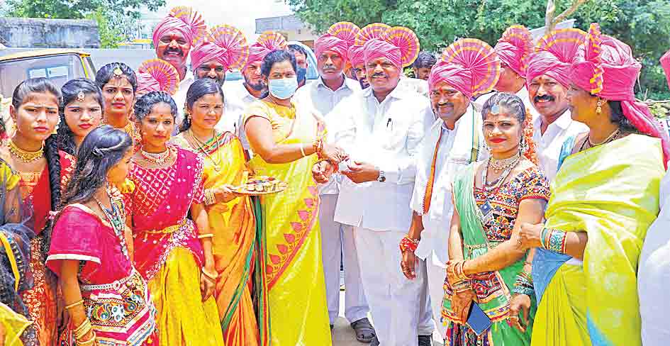 ఆడబిడ్డలకు కొండంత అండగా..