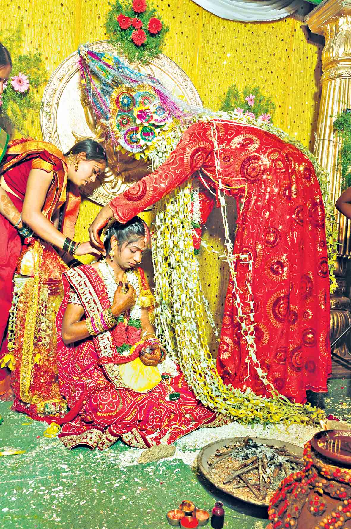 రాజసం ఉట్టిపడేలా..