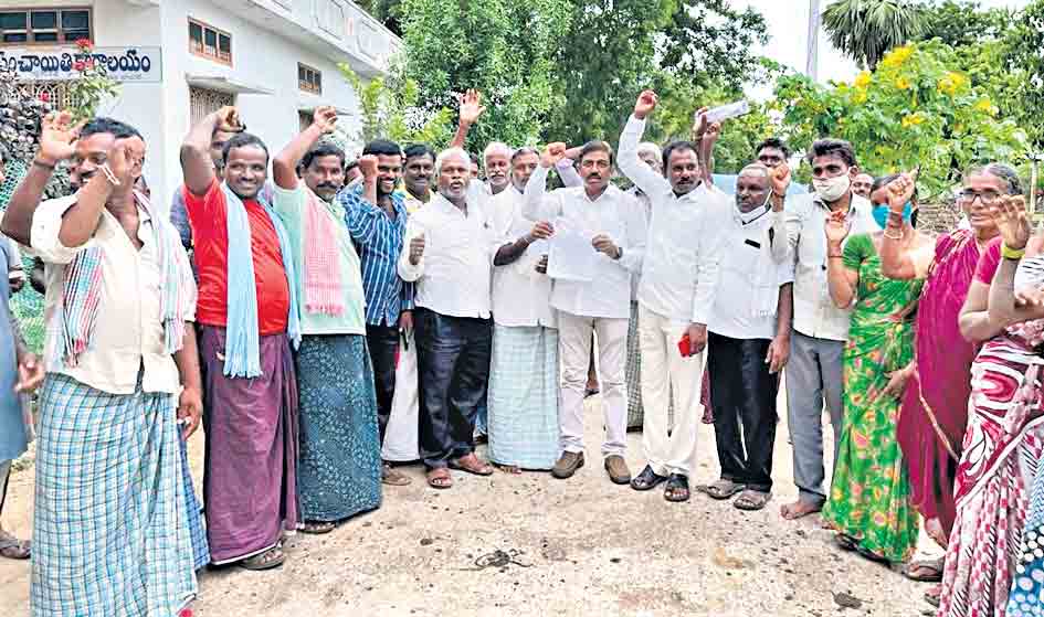 టీఆర్‌ఎస్‌కు గడ్డివానిపల్లి జై