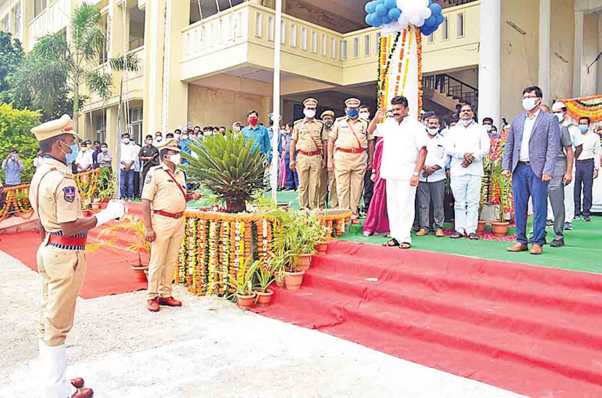 అభివృద్ధి పథంలో మెతుకు సీమ