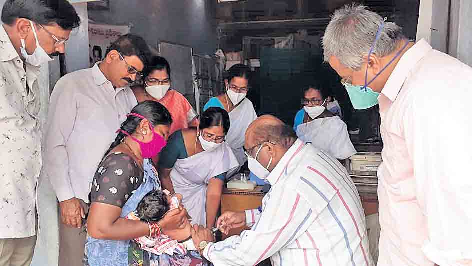 చిన్నారులకు పీసీవీ టీకా వేయించాలి