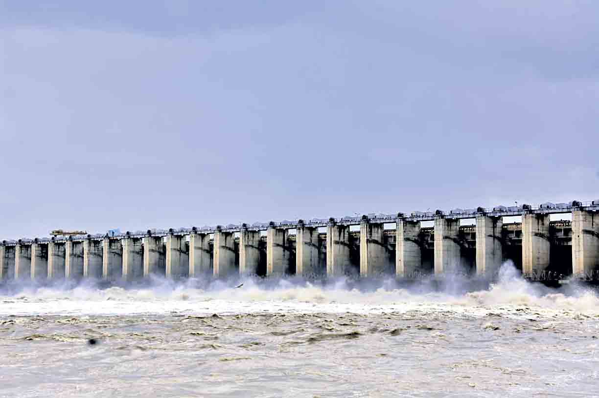 సాగర్‌కు కొనసాగుతున్న వరద