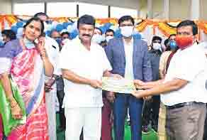 ఉత్తమ సేవలకు పురస్కారం