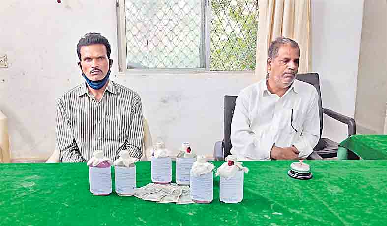 ఏసీబీ దాడుల కలకలం