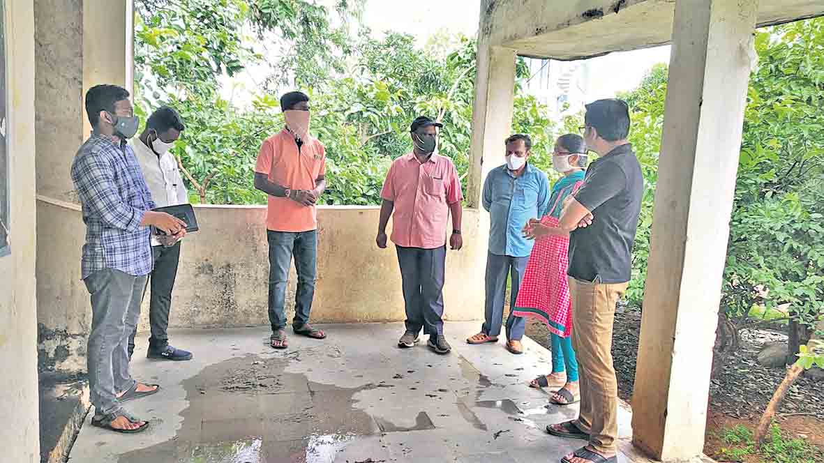 పాఠశాలల్లో పారిశుధ్యపనులు చేపట్టాలి