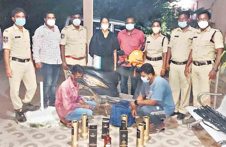 అక్రమ మద్యం విక్రేతల అరెస్టు