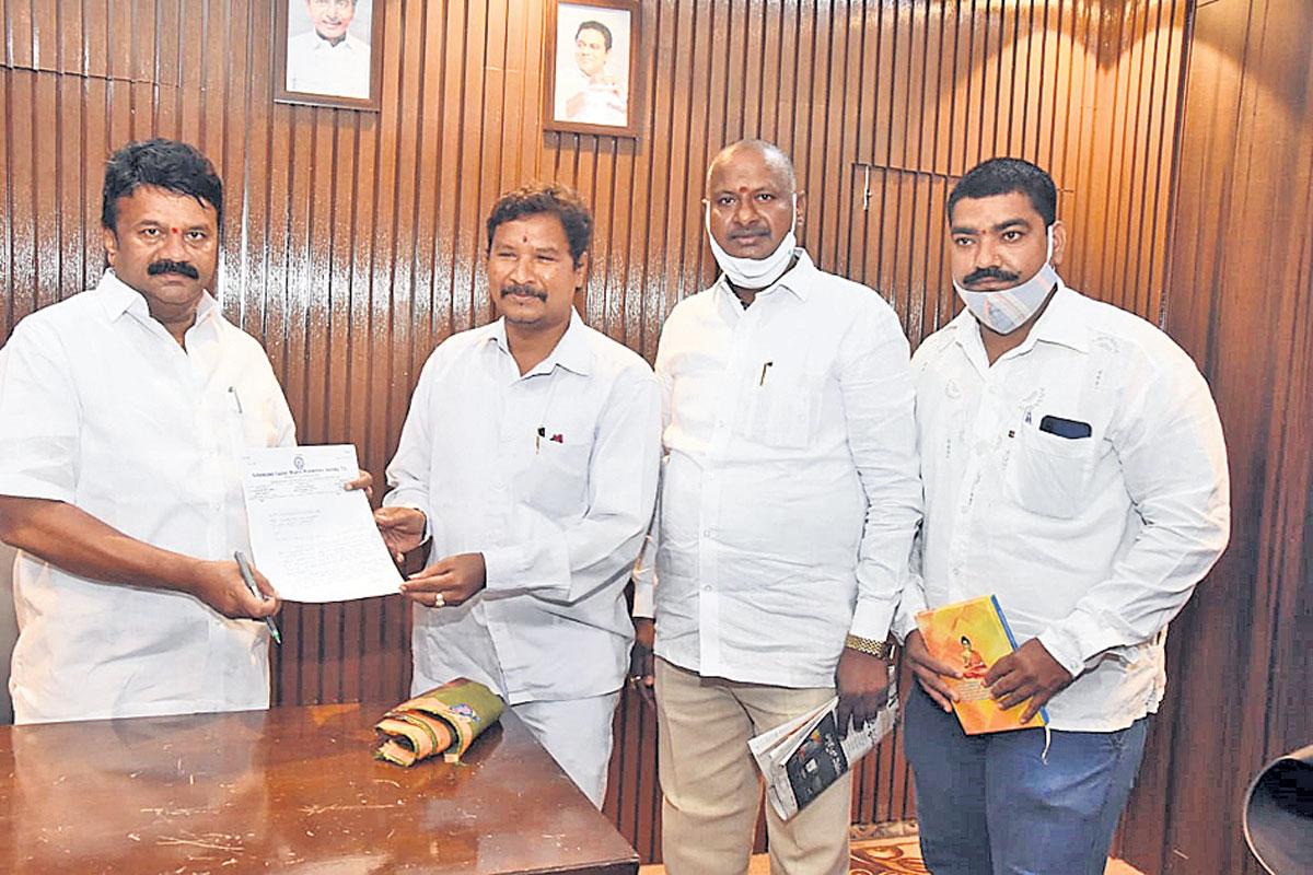 దళిత బంధు పథకంతో పేదరికం దూరం