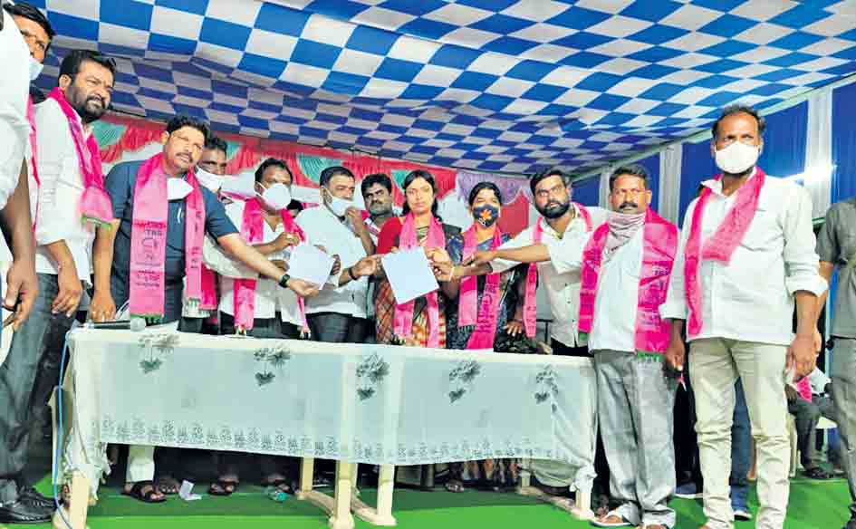 హుజూరాబాద్‌ టీఆర్‌ఎస్‌లో జోష్‌