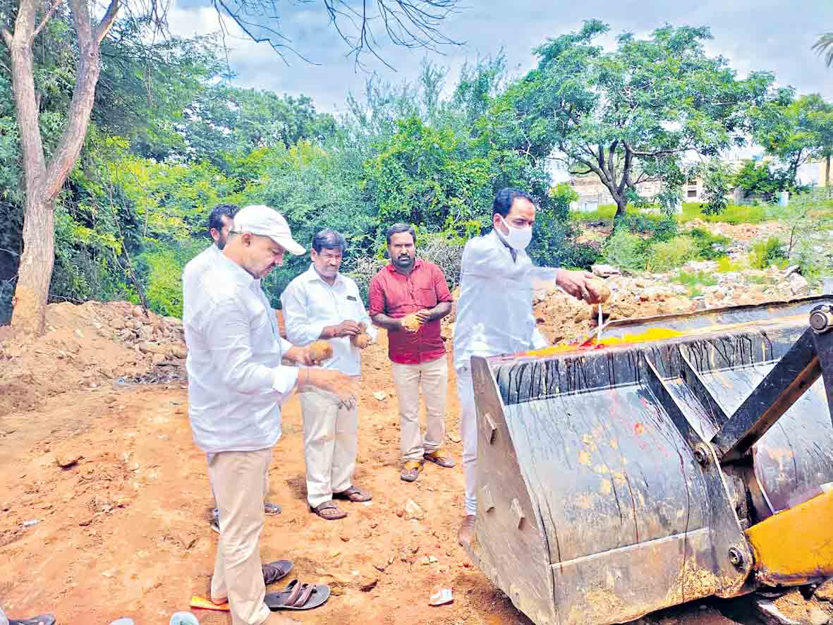 దళితవాడల అభివృద్ధికి ప్రత్యేక కృషి