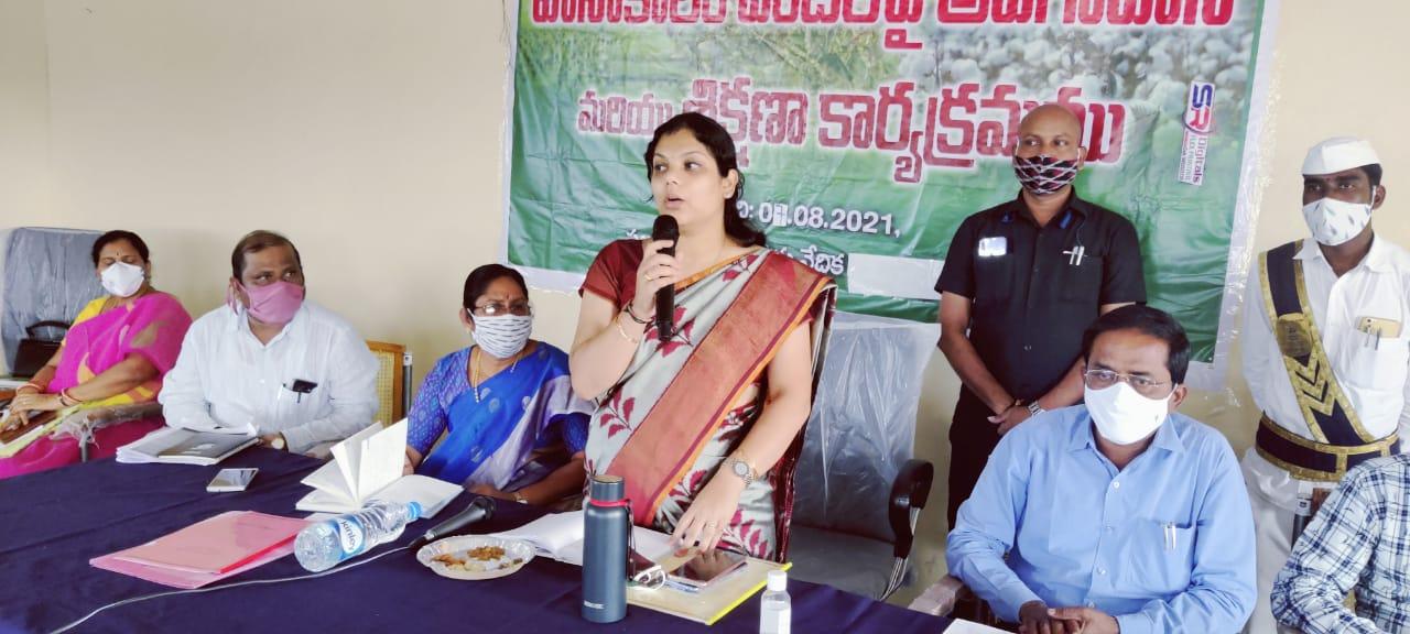 రైతులు ఆధునిక పరిజ్ఞానాన్ని సద్వినియోగం చేసుకోవాలి :కలెక్టర్