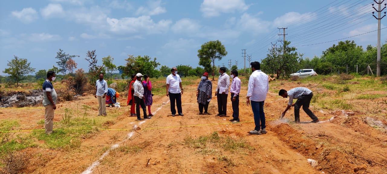 బృహత్ ప్రకృతివనం పనులు పరిశీలించిన డీఆర్డీవో