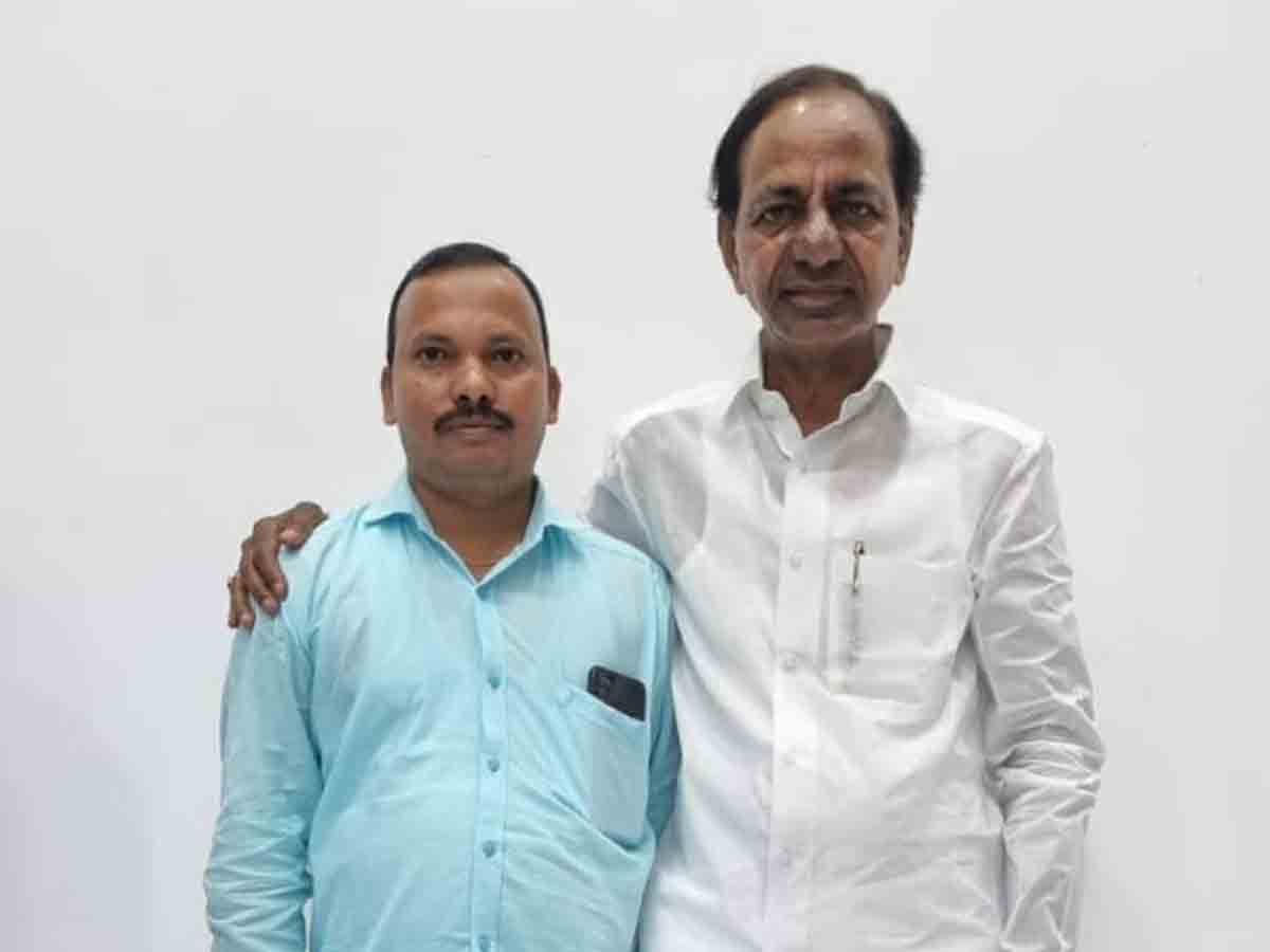 దళితబంధు పాటకు ప్రత్యేక గౌరవం