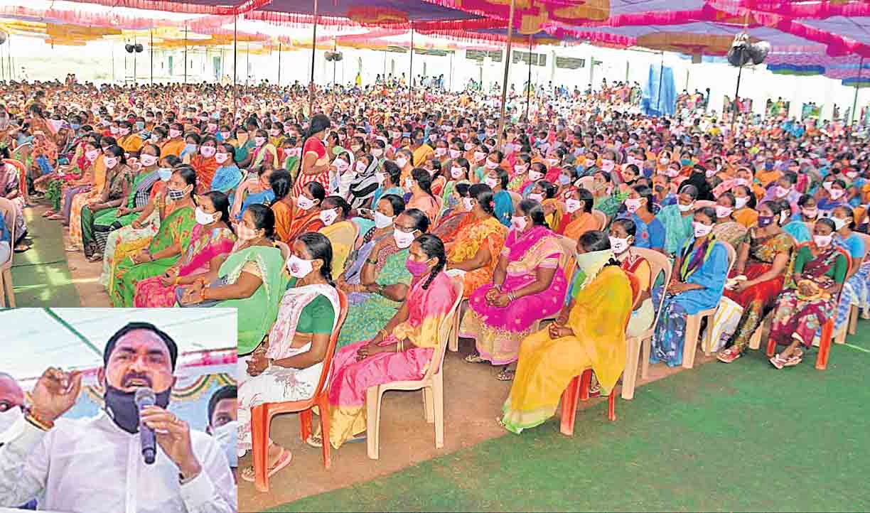 రిజర్వేషన్లు ఎత్తివేసేందుకు బీజేపీ కుట్ర