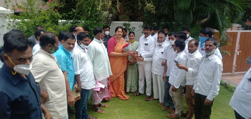 కలనెరవేర్చిన మంత్రికి ధన్యవాదాలు