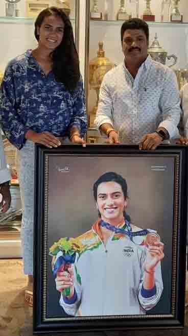 పీవీ సింధూను కలిసిన సినీనటుడు శివారెడ్డి