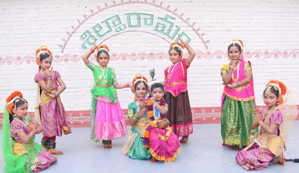 ఆకట్టుకున్న కూచిపూడి నృత్య ప్రదర్శనలు