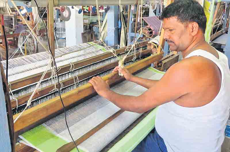 చేనేతకు చేయూత