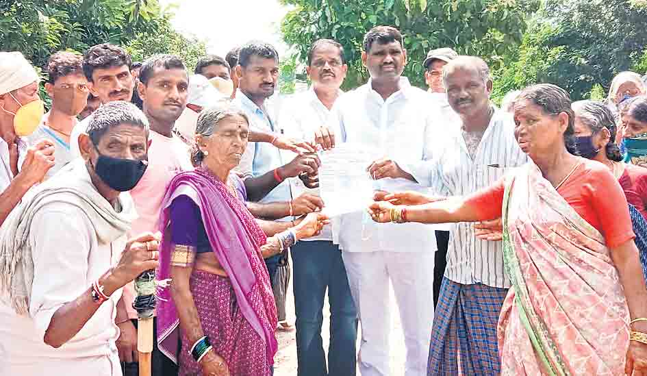 కేసీఆర్‌కు ఉప్పలపల్లి యాదవుల బాసట
