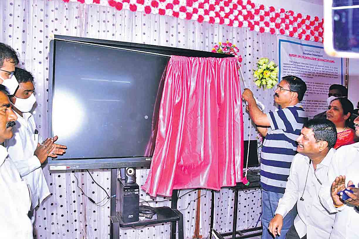 వచ్చే ఏడాది వైద్య కళాశాల తరగతులు