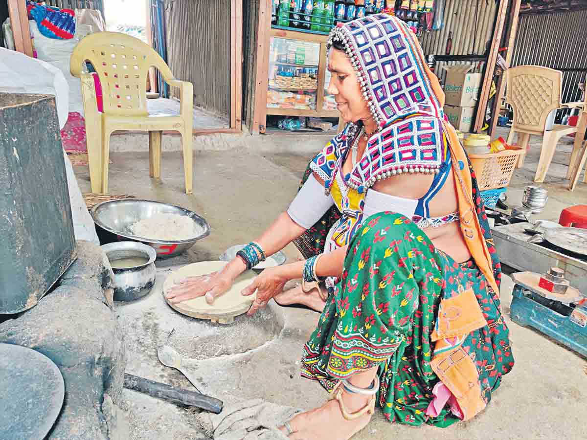 నాటుకోడి, జొన్నరొట్టె కేరాఫ్‌ మైసిగండి