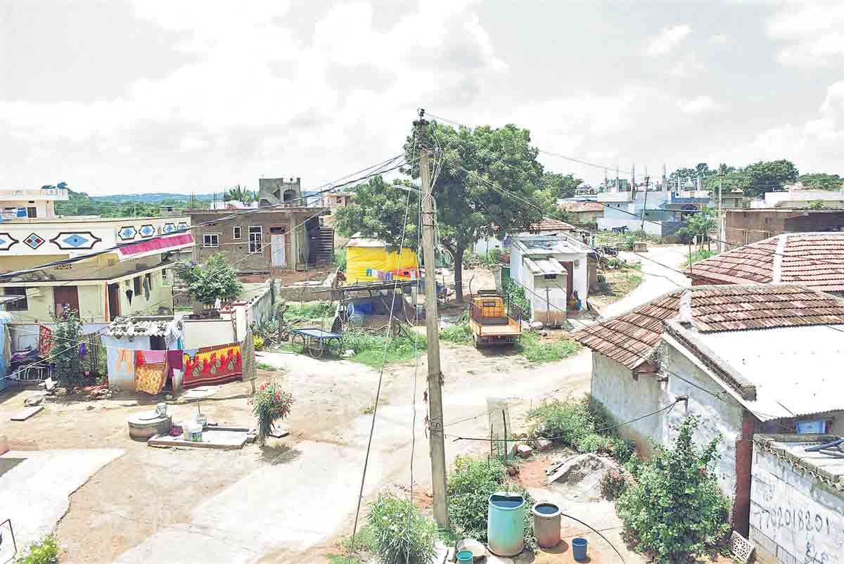 గిరిజన, దళిత వాడల అభివృద్ధికి రూ.155కోట్లు