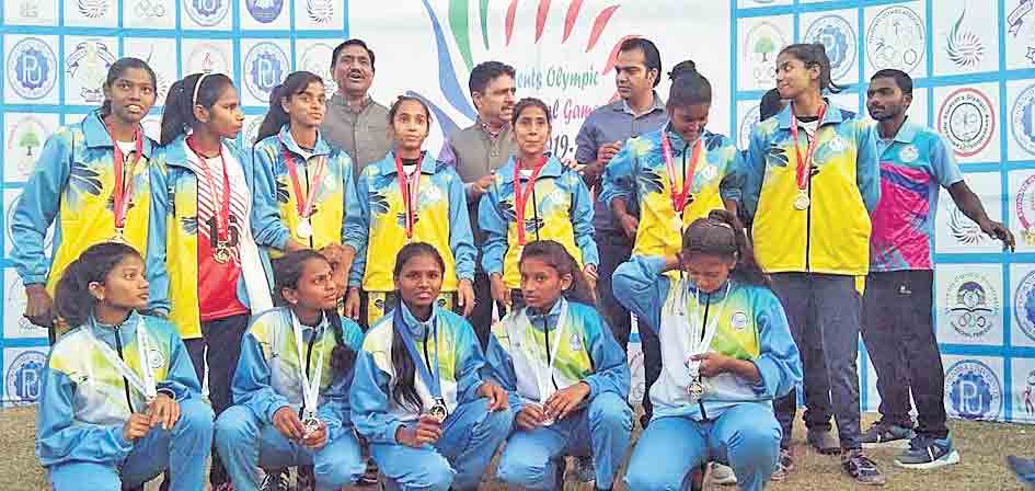 కఠోర సాధన.. పతకాలనిచ్చెన