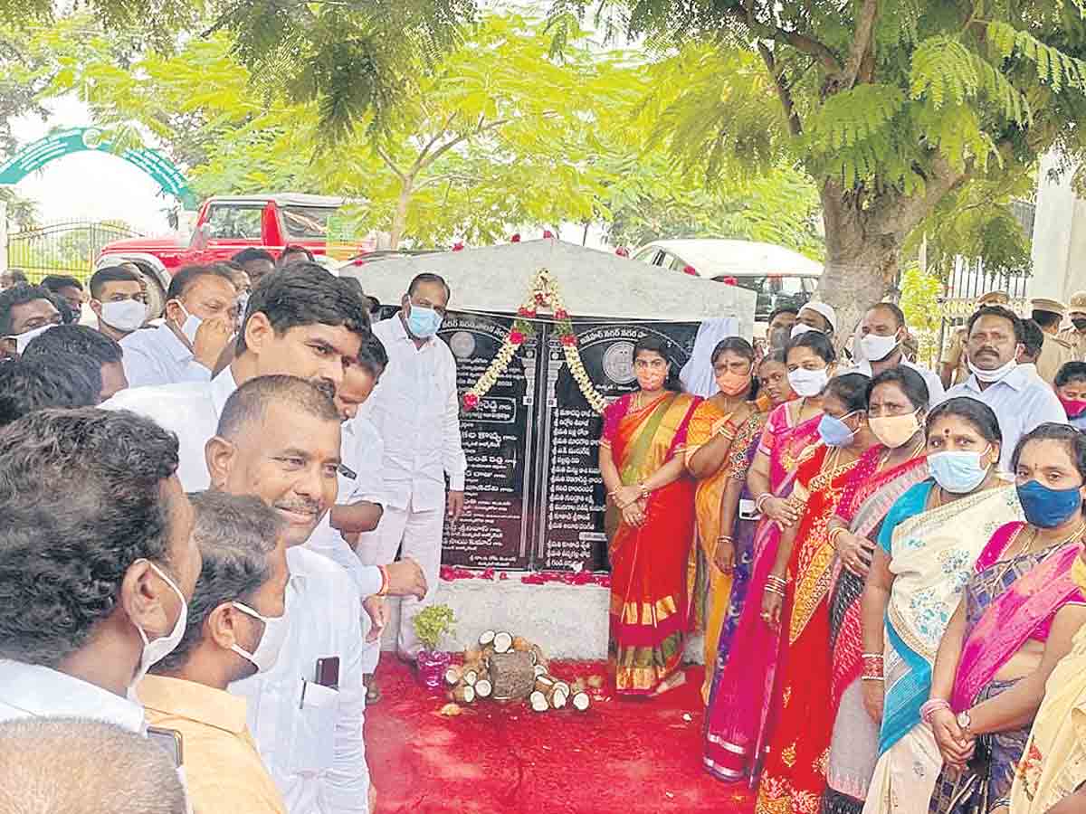 పేదల సంక్షేమమే ప్రభుత్వ లక్ష్యం