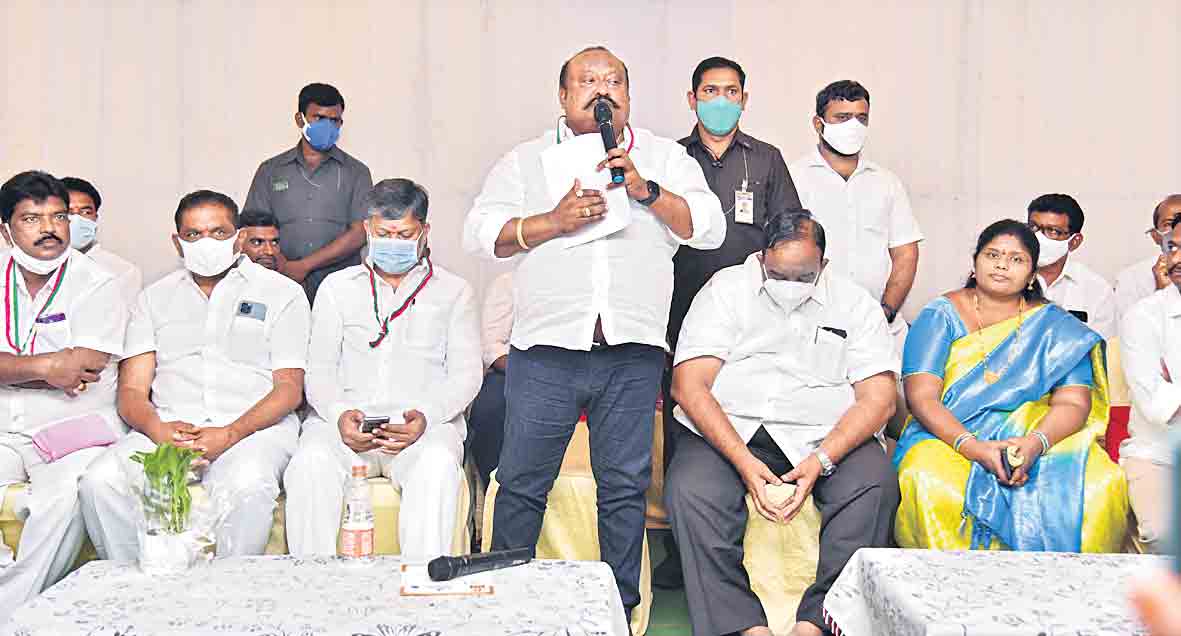 పద్మశాలి భవన్‌కు ఎకరం స్థలం