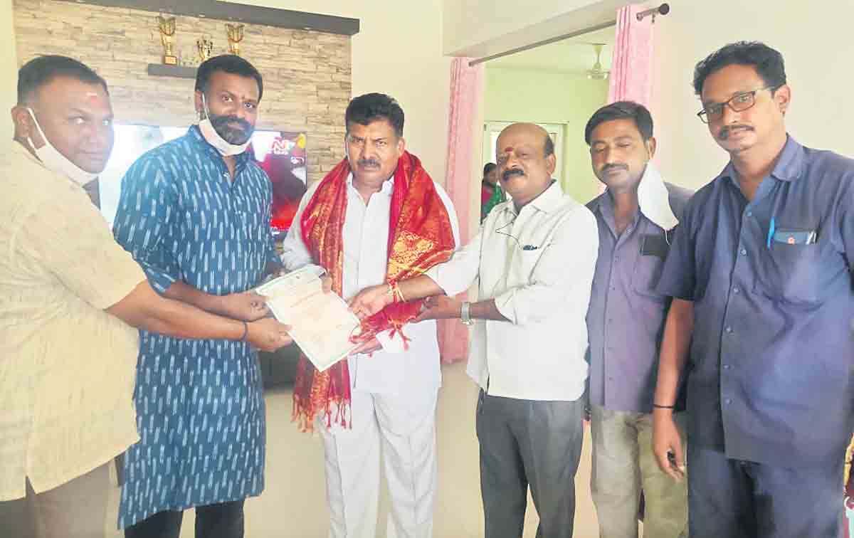 మెకానిక్‌ల సమస్యల పరిష్కారానికి కృషి