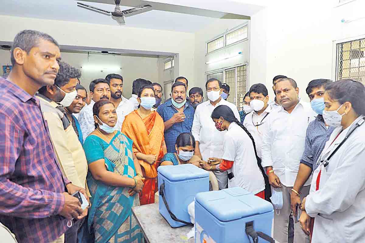 కాలనీలు, బస్తీల్లో వ్యాక్సినేషన్‌ ప్రక్రియ