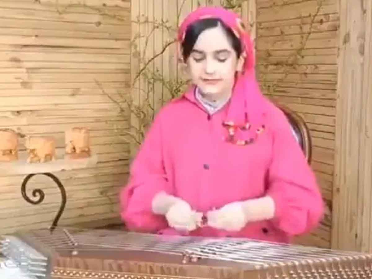 Iranian Girl : సంతూర్‌పై ఇరానీ అమ్మాయి ‘జన గణ మన’.. వాహ్‌..!