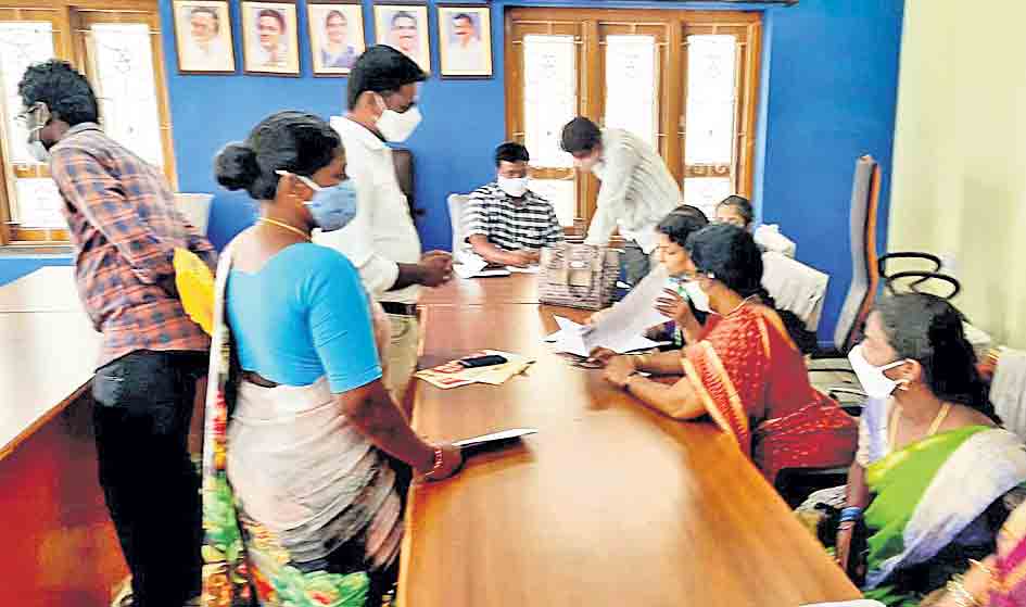 అర్హులైన వారికే ఎస్సీ కార్పొరేషన్‌ రుణాలు