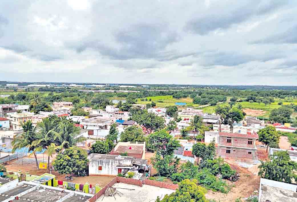 అభివృద్ధిలో ఆదర్శం..